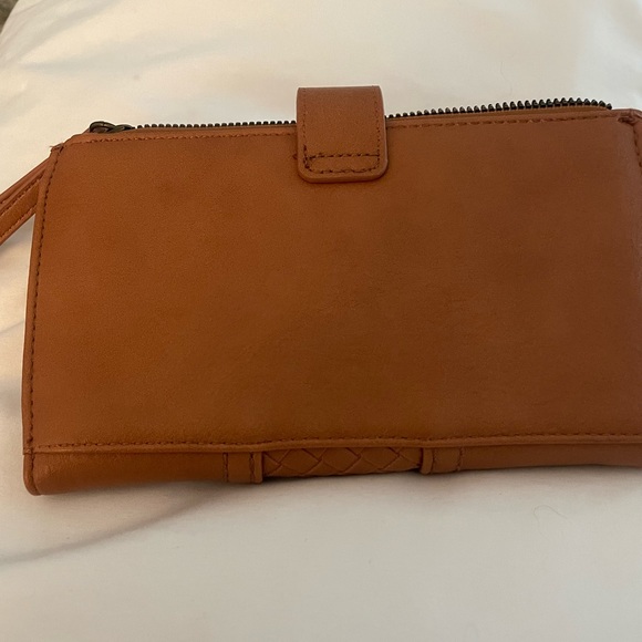 Wristlet style wallet - Picture 4 of 7